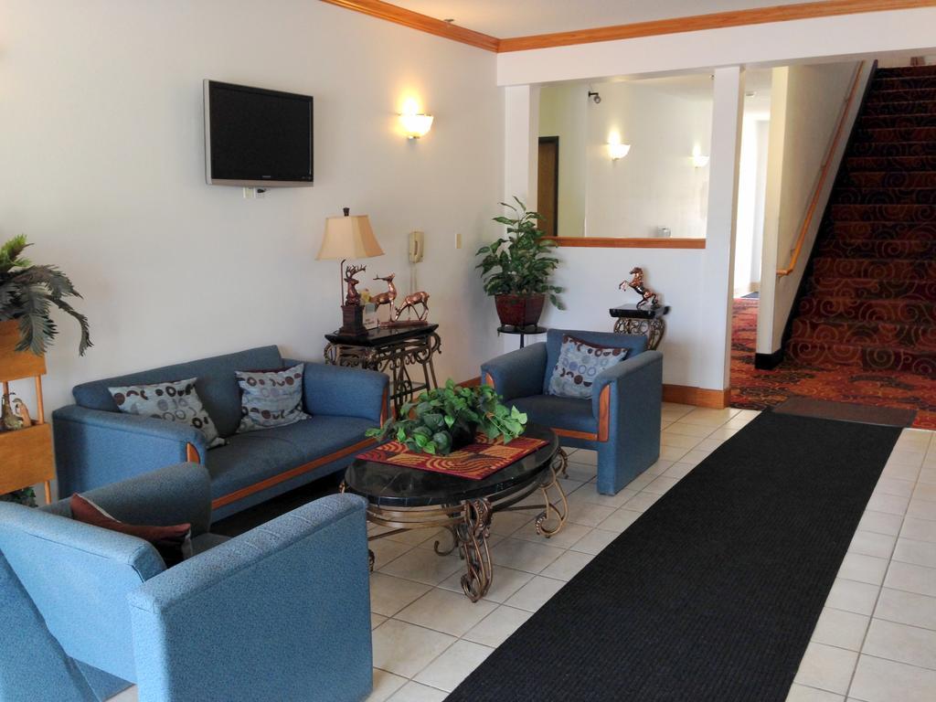 Budget Host Caribou Inn Hallock Dış mekan fotoğraf
